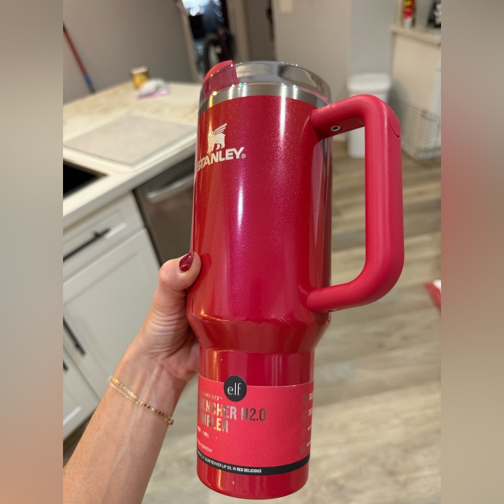Stanley Sparkly Red 40 oz. Tumbler. Limited Edition - NEW WITH TAGS!